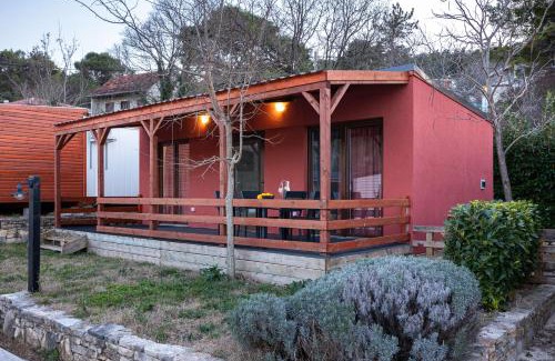 Donji Karin House | Sunny Resort