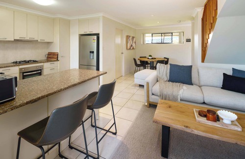 Caloundra Apartment | Sunny's Coastal Townhouse in Caloundra