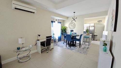 Lucea House | Sunny-Shore Hideaway