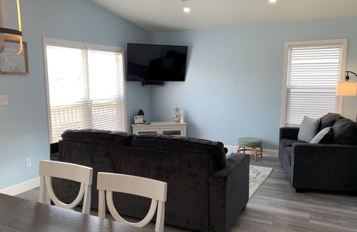 Sneads Ferry House | Sunny Side Up ! Ocean view, sound access, pet friendly, linens included ⛱