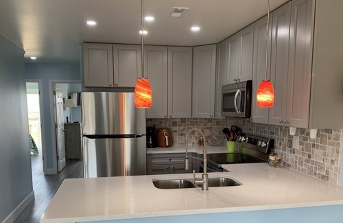 Sneads Ferry House | Sunny Side Up ! Ocean view, sound access, pet friendly, linens included ⛱