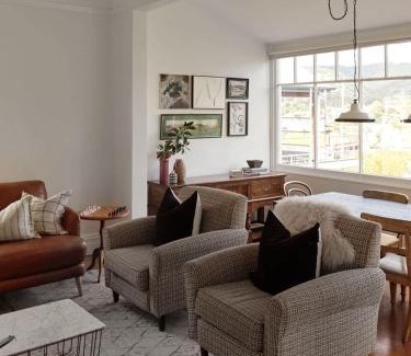 Battery Point Apartment | Sunny spacious three bedroom apartment with views
