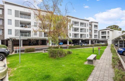 Rockingham Apartment | Sunny Stay in Rockingham 2BR Apartment Close to Beach Shops & Parks