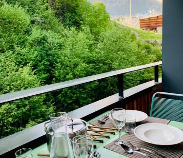 Flims Apartment | Sunny Stenna Selva 3-room ski-in ski-out apartment right by the slopes & lifts