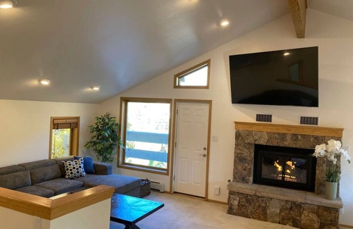 Vail Apartment | Sunny Vail Mountainside Getaway Amazing Location
