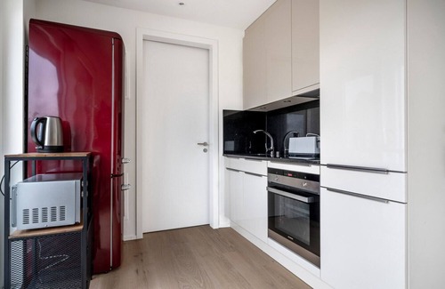 Sihlfeld Apartment | Sunny Wiedikon 1.5 Room w/Storage & W/D, 3 min to Market, by Blueground