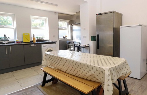 Buxton House | SUNNYMEADE, family friendly, with hot tub in Buxton, Norfolk