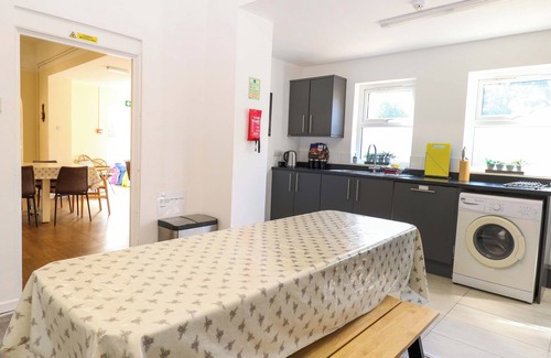 Buxton House | SUNNYMEADE, family friendly, with hot tub in Buxton, Norfolk