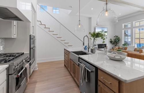 Kiska Beach House | Sunnyside Escape - New Luxury Beach House! PETS Welcome, Heated Pool, Games