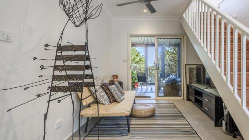 Killcare Heights House | 'Sunnyside House - Ocean Views' by HolidayCo