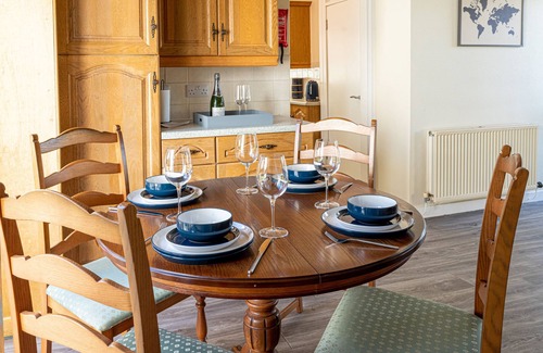 Newton Stewart House | SUNNYSIDE, pet friendly, country holiday cottage in Isle Of Whithorn