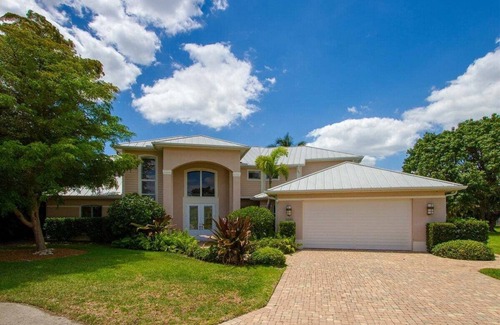 McGregor House | Sunnyside - Pool, Hot Tub & Direct access to River