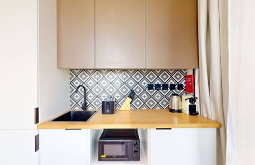 Jumeirah Village Triangle Apartment | Sunrise Corner One Bedroom with Balcony