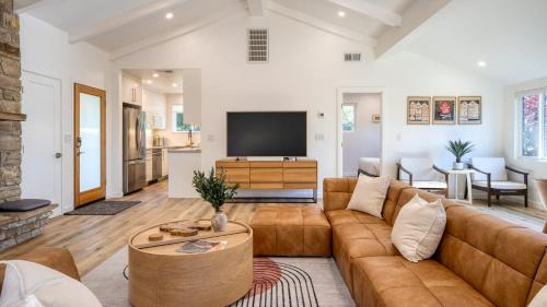 Del Monte Forest House | Sunridge Lookout by AvantStay Big Backyard Oasis Patio Central Location