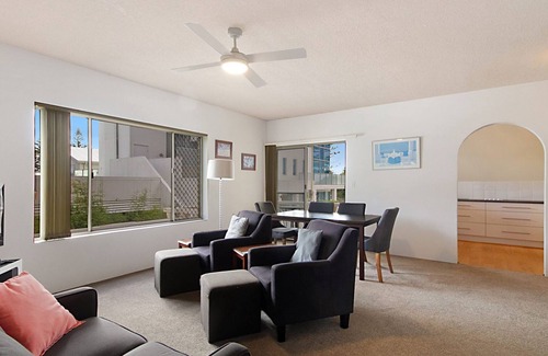 Bilinga Apartment | Sunrise Court 3 - Bilinga/North Kirra Beachfront