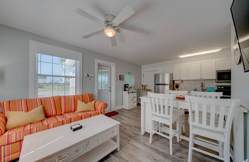 Bid-a-wee Beach Cabin | SUNRISE ON MILLCOLE-Newly Renovated 2/2 one block to beach