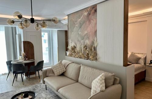 Mamaia-Sat Apartment | Sunrise Splendor