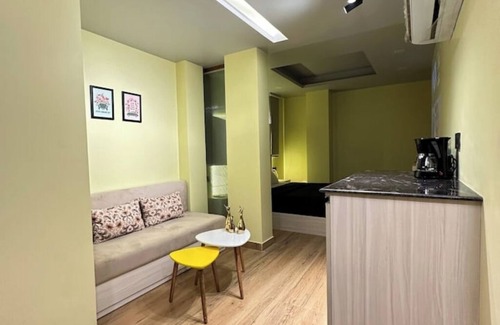 Connaught Place Apartment | Sunrise studio 2