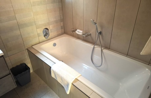 Kempton Park House | Sunrock Guesthouse