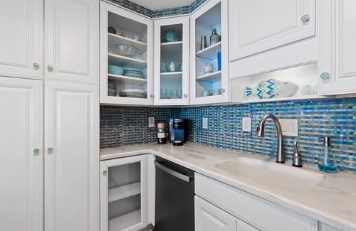 Villa Sabine Condo | Sunset Bay Views! 3BR Condo with Pool, Dock and Beach Access