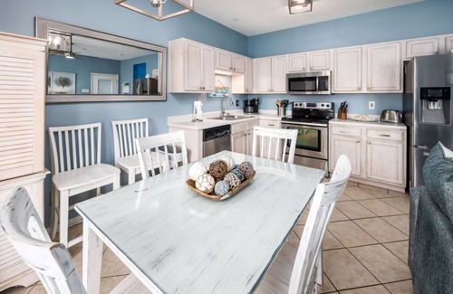 Fort Walton Beach Condo | Sunset Cottages 5A COZY Cottage! Just steps to pool and beach!