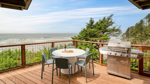 Arch Cape House | Sunset Cove by AvantStay Beachfront w Balcony