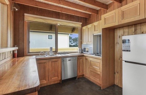 Coronet Bay House | Sunset Dreams across the Sea