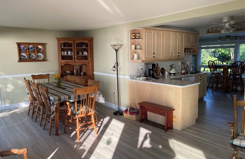 Chisholm House | Sunset Haven in Charming Bungalow on Peaceful Wasi Lake