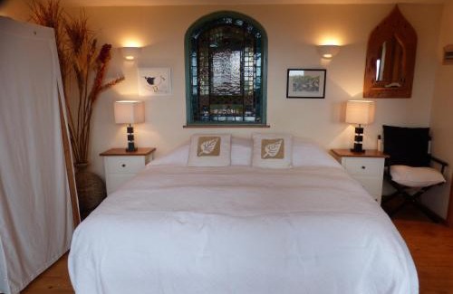 Burgh Island Ski Chalet | Sunset Lodge