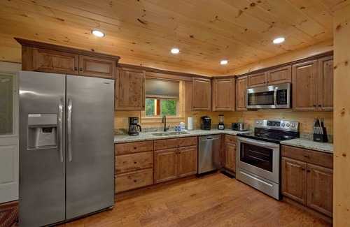 Gatlinburg - Pigeon Forge Cabin | Sunset Memories: Modern Lodge with Amazing Mountain Views