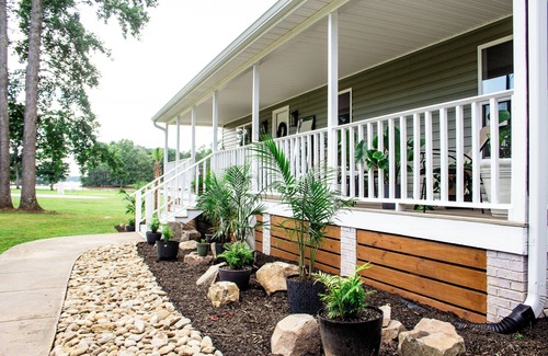 Chappells House | Sunset Oasis - Lakefront Getaway on Lake Greenwood! 3-BD/2BA House/Sleeps 8/Dock