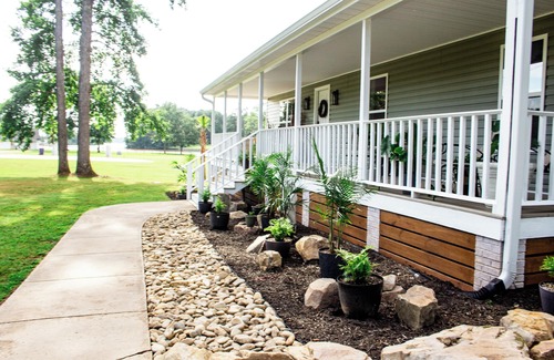 Chappells House | Sunset Oasis - Lakefront Getaway on Lake Greenwood! 3-BD/2BA House/Sleeps 8/Dock