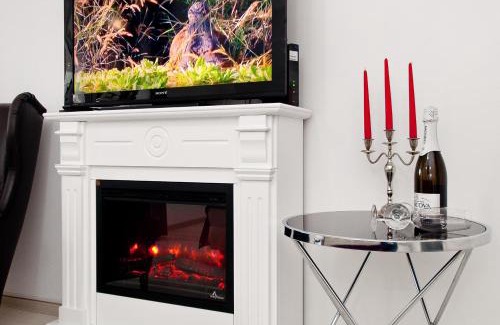 Galati Apartment | SUNSET RIVER STUDIO