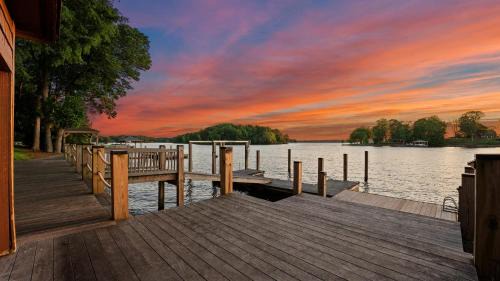 Mount Mourne House | Sunset Shores Resort by AvantStay Private Beach