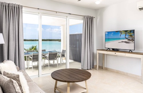 Discovery Bay Villa | Sunset Shores Villa 2 - A part of The Caicos Creek Collection