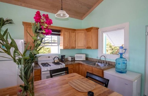 Deadmans Cay Apartment | Sunset Studio Cottage/ Hilltop/Sea views