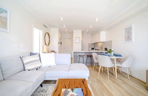 Scarborough Apartment | Sunset Summit :Super stylish w/Ocean views