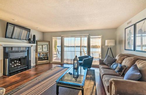 Lake Hamilton Apartment | Sunset-View Resort Condo on Lake Hamilton!