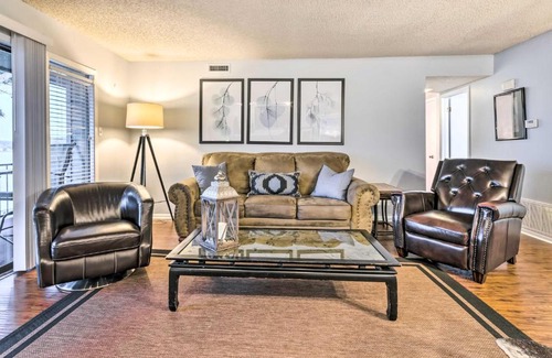 Lake Hamilton Apartment | Sunset-View Resort Condo on Lake Hamilton!