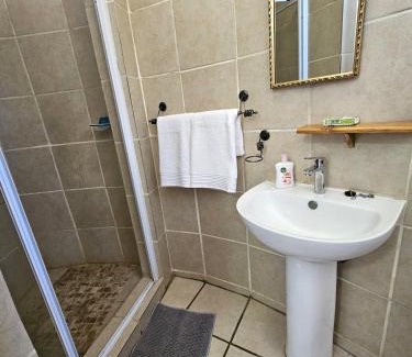 Douglas House | Sunset View River Guesthouse