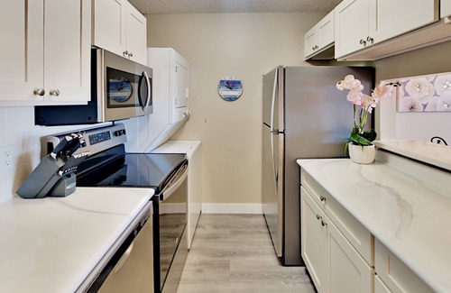 Kihei Condo | SUNSET VIEWS*FULLY REMODELED Beachy Decor!