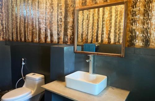 Mafia Island Bed & Breakfast | Sunset WhaleShark Beach