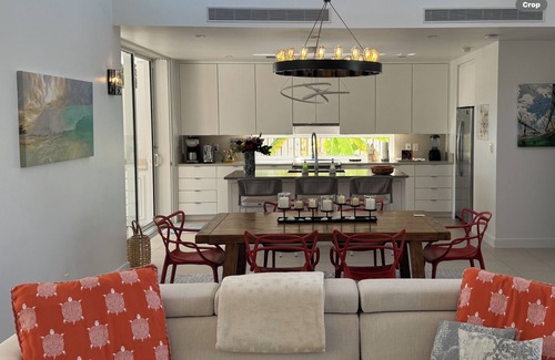 Leeward Settlement Villa | SunsetOne Beach Villa - Golf Cart 6 seats, Kayaks, SUPs; Free Beach Set Up