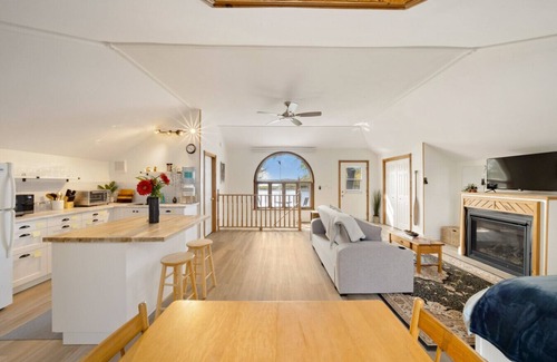 Bracebridge Apartment | Sunsets Over Muskoka