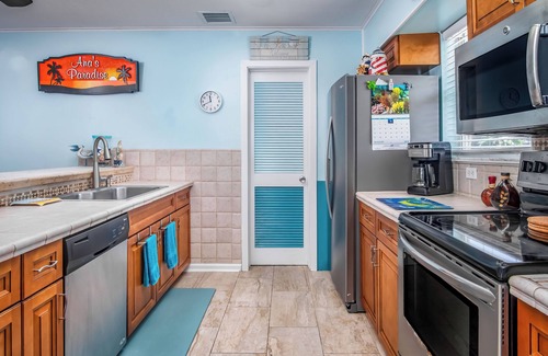 Cutthroat Harbor Estates House | Sunshine 23 | Dog-friendly 2 bed/2 bath canalfront boating home on Cudjoe Key