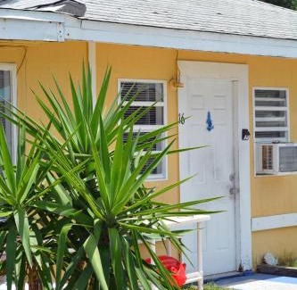 Indian Rocks Beach House | Sunshine Cozy Cottage