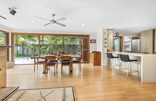 Mudjimba Villa | Sunshine Villa w/ pool, fireplace & pet friendly