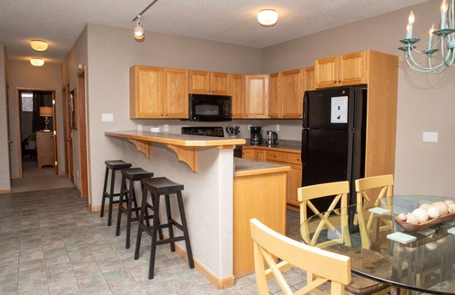 Vail Condo | Sunvail Condos 13E - Wonderful & Unbeatable Location, Heated Pool and Hot Tubs