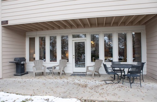 Vail Condo | Sunvail Condos 13E - Wonderful & Unbeatable Location, Heated Pool and Hot Tubs