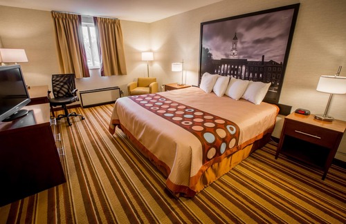 State College Hotel | Super 8 by Wyndham State College